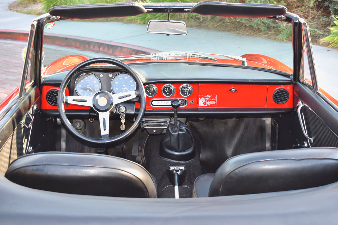 ALFA ITALIA Restored 1967 Alfa Romeo 1600 (DUETTO) Spider - Interior
